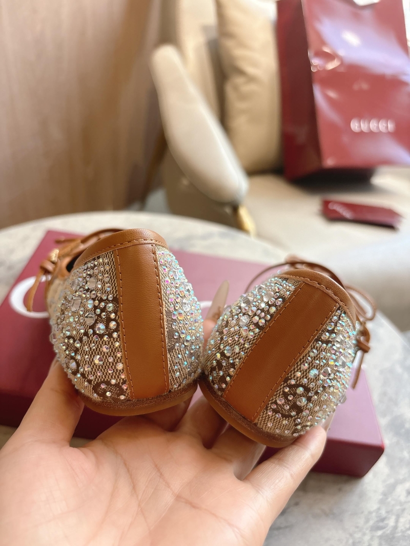Gvc*1 flat shoes